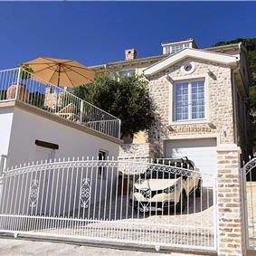 4 bedroom villa with pool and sea views, Kumbor, sleeps 8-10